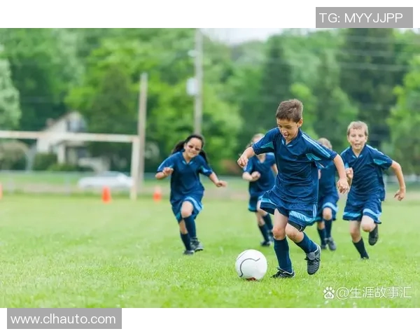 足球巨星独特礼物盘点展现绿茵场外温情瞬间
