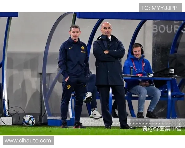 足球巨星幕后训练揭秘：私下刻苦训练如何塑造顶级球技与体能